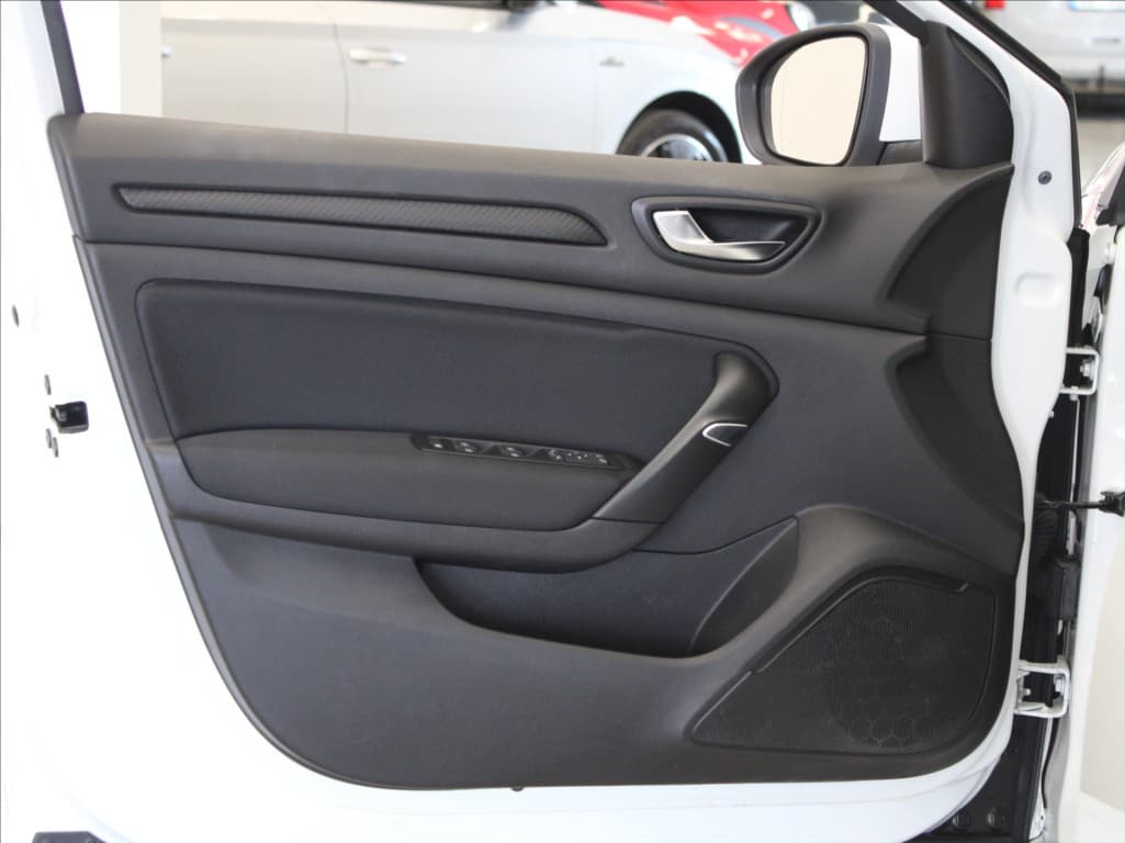 2019 Renault Megane - 16