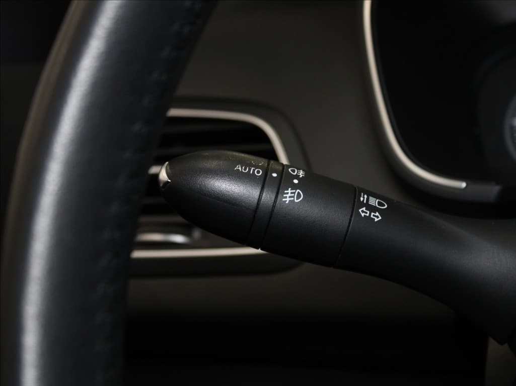 2019 Renault Megane - 18