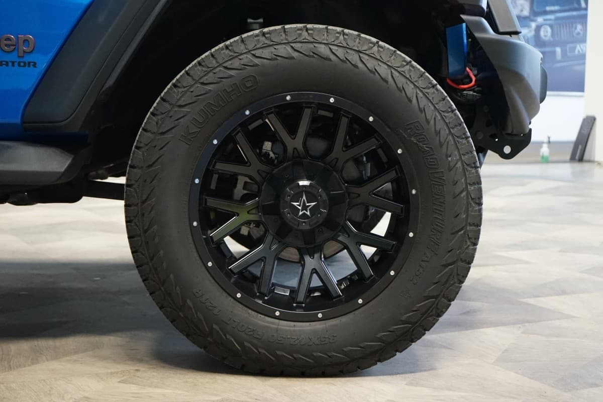 2023 Jeep Gladiator - 11