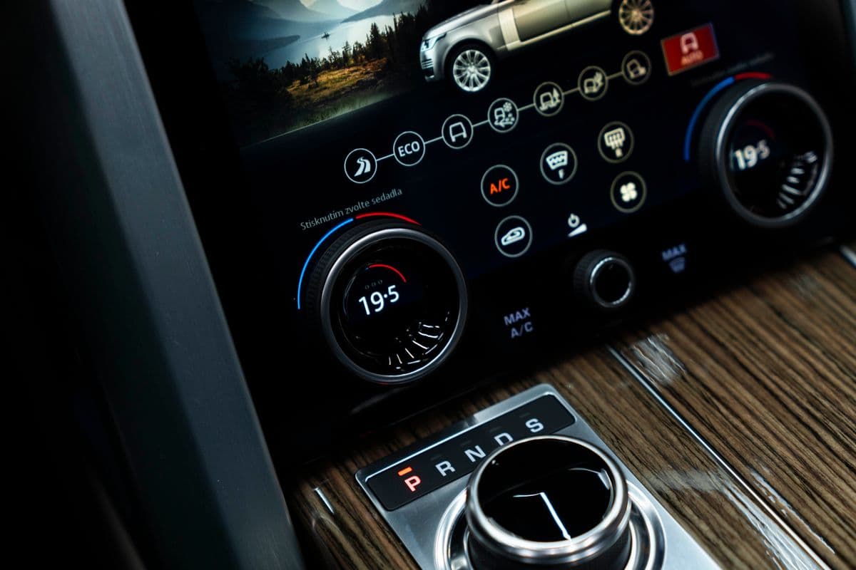 2019 Land Rover Range Rover - 17