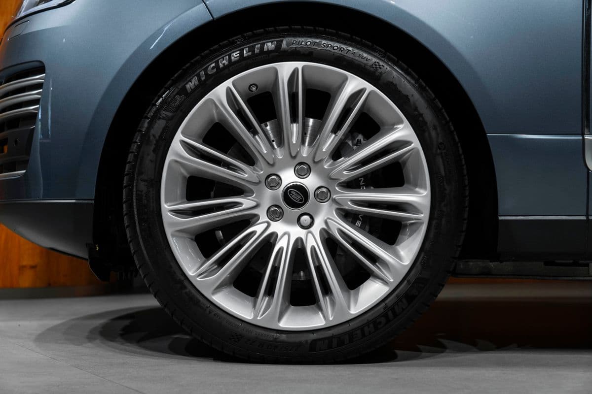 2019 Land Rover Range Rover - 3