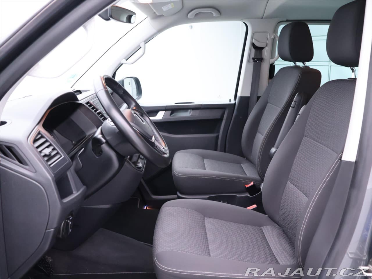 2017 Volkswagen Multivan - 11