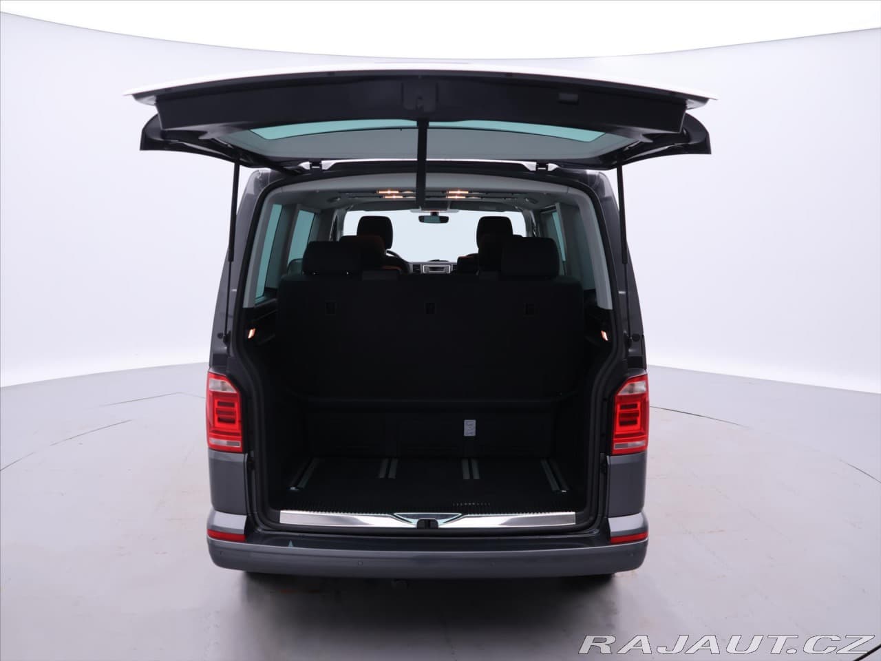 2017 Volkswagen Multivan - 9