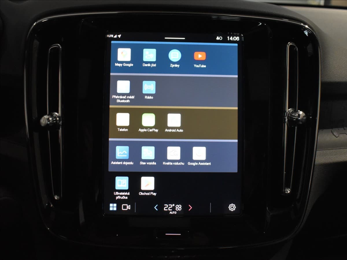 2025 Volvo Ex40 - 17