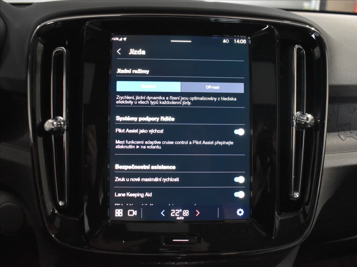 2025 Volvo Ex40 - 19