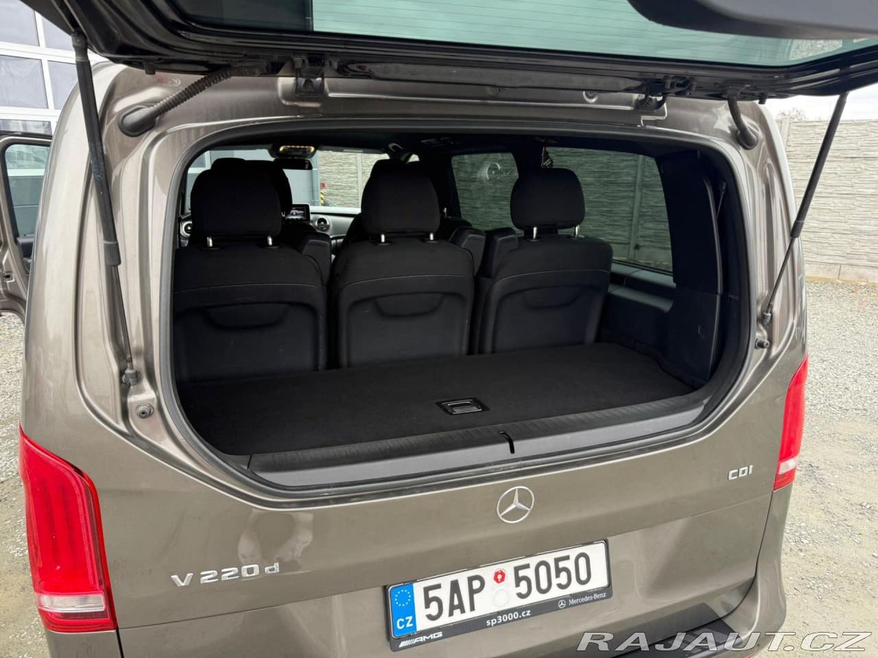 2015 Mercedes-Benz V-Class - 11