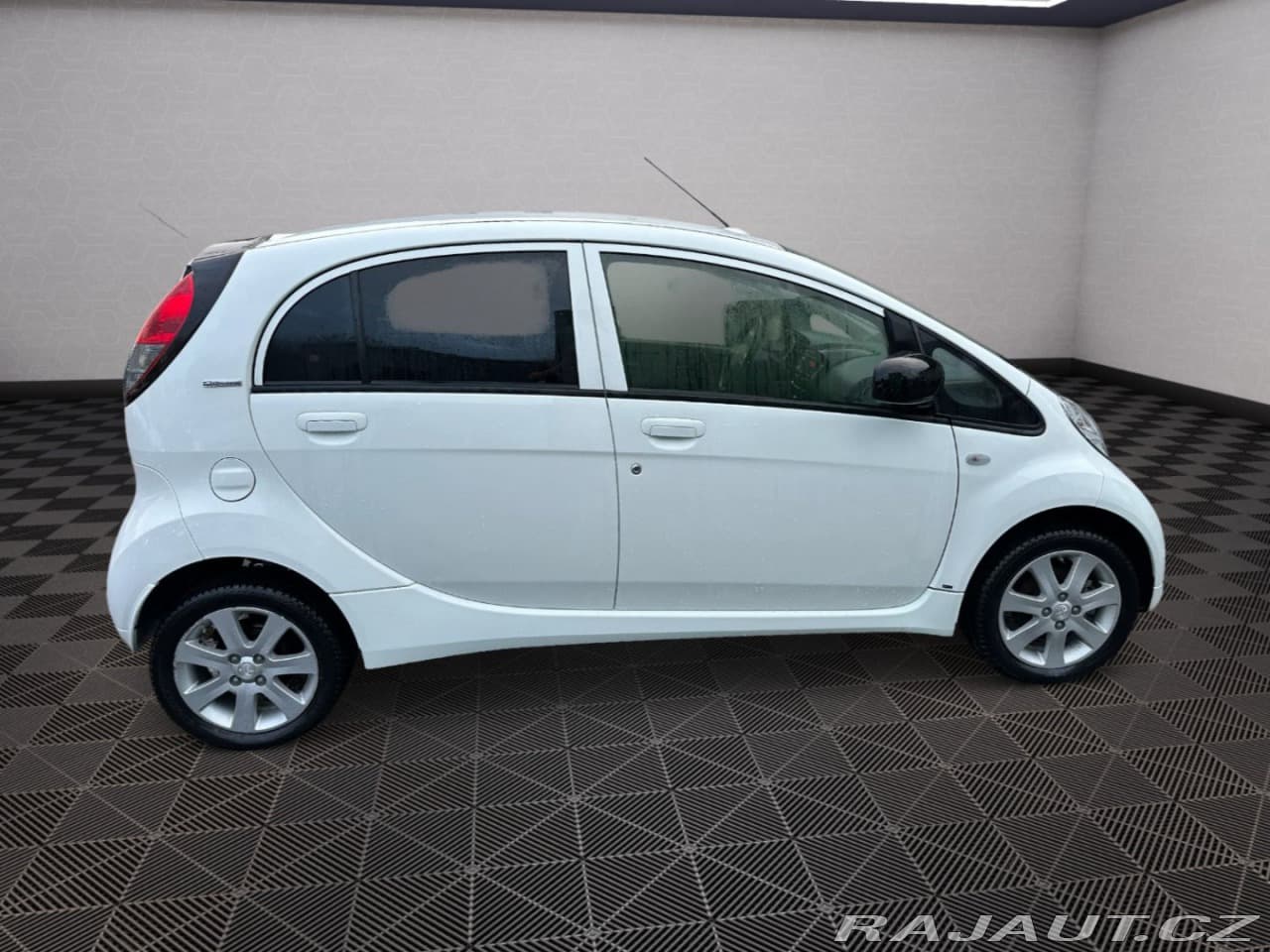 2015 Peugeot Ostatní - 8