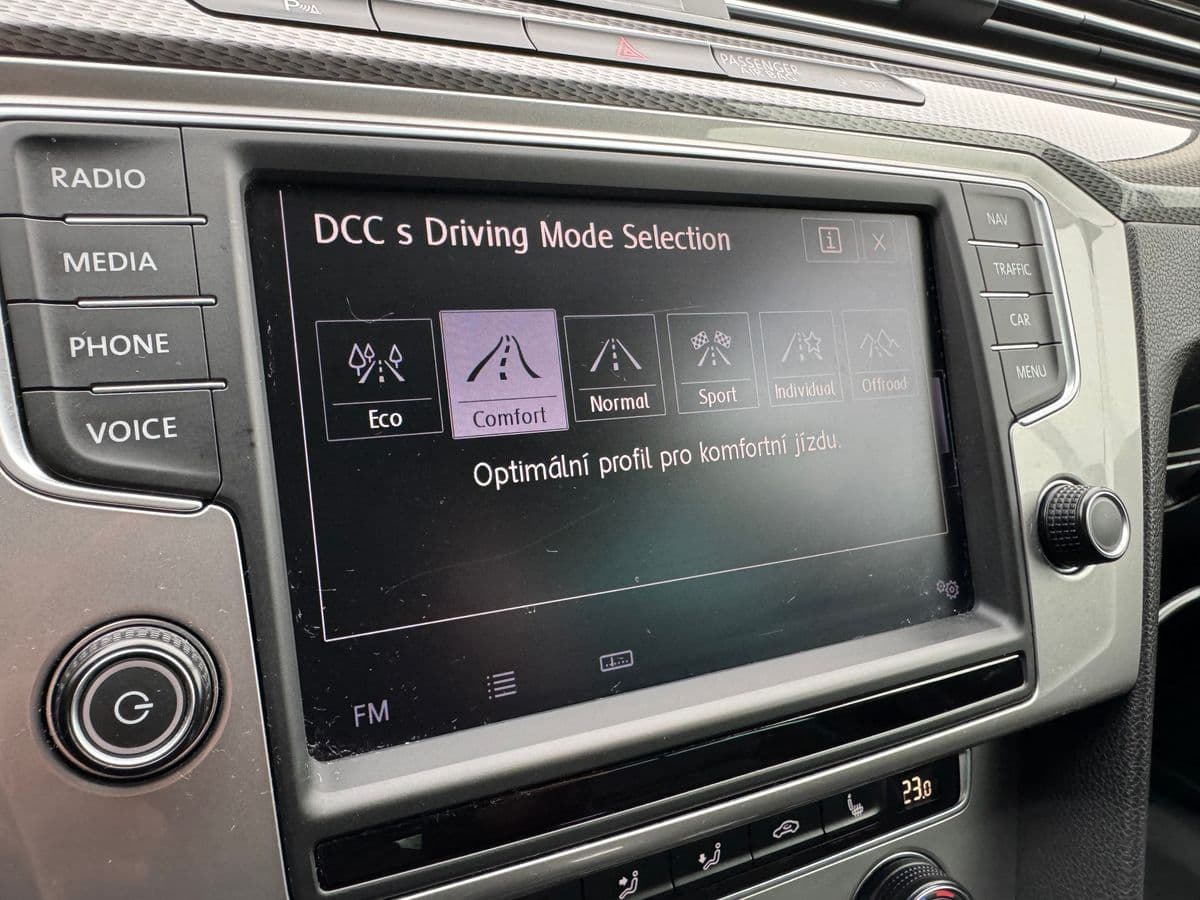 2017 Volkswagen Passat - 15