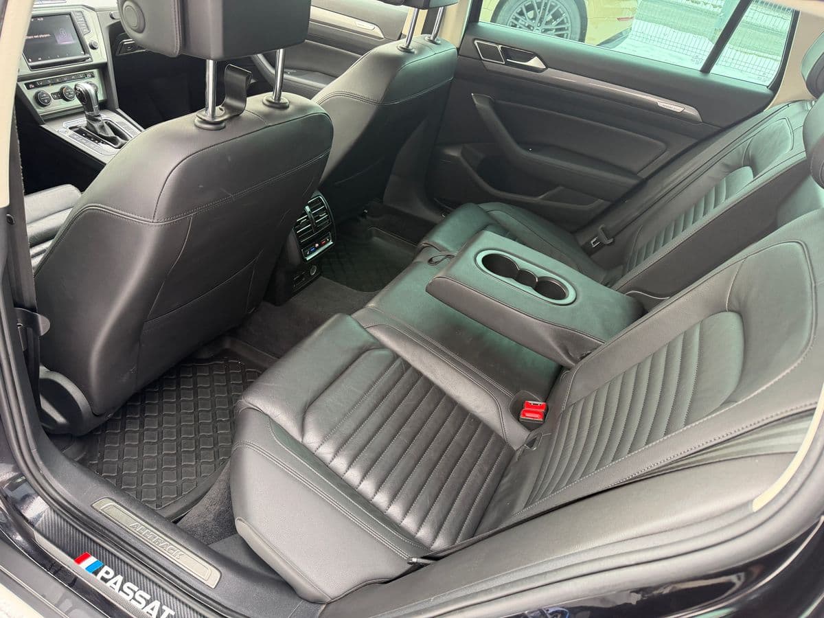 2017 Volkswagen Passat - 18