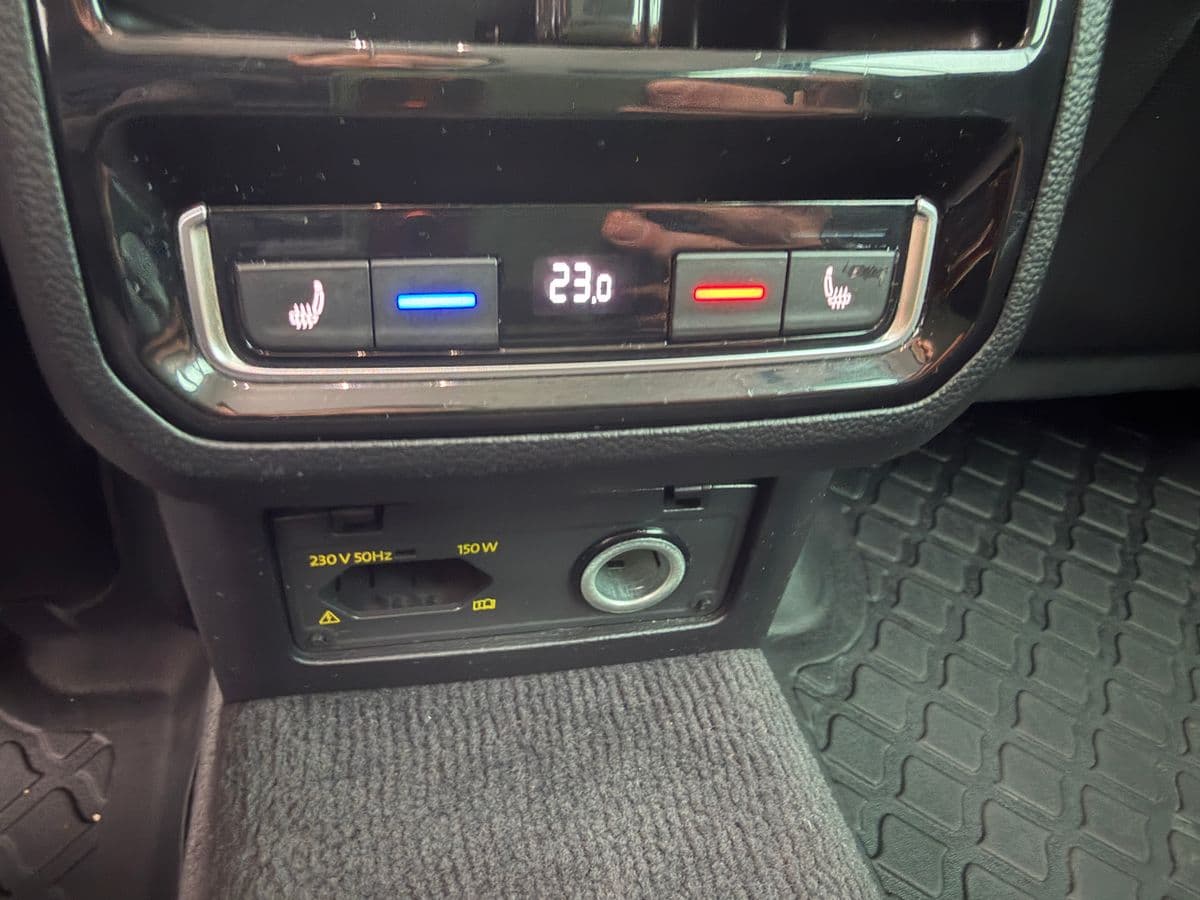 2017 Volkswagen Passat - 19