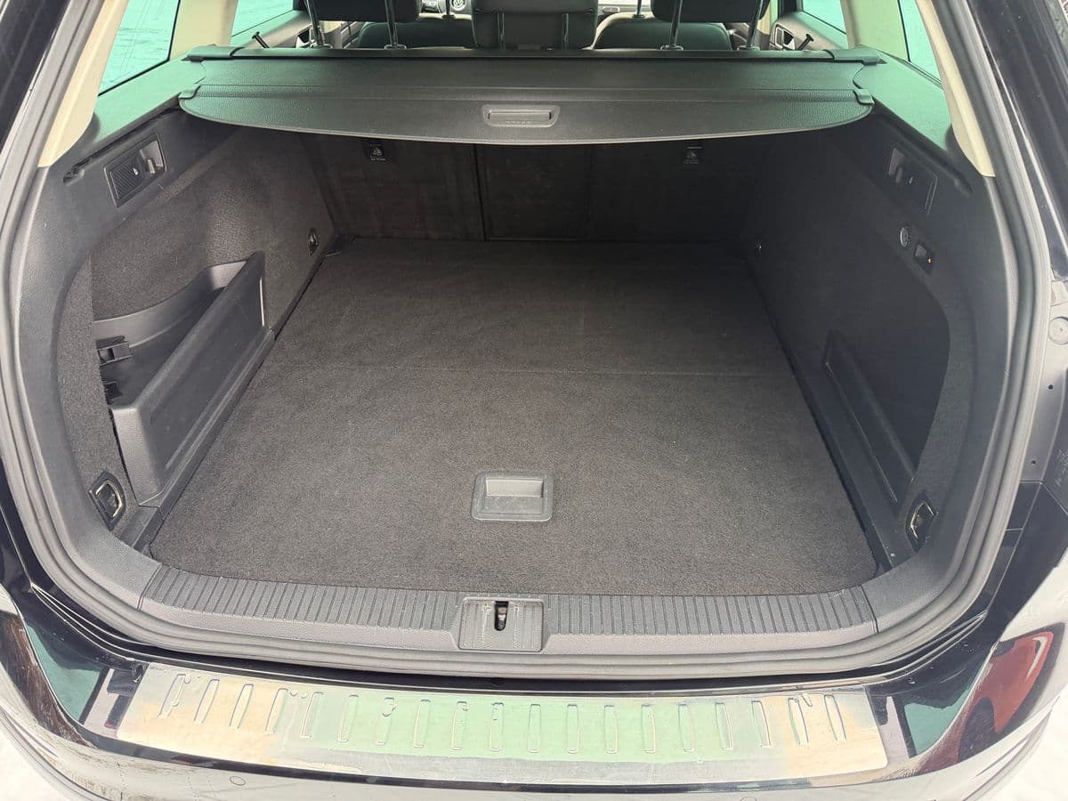 2017 Volkswagen Passat - 20