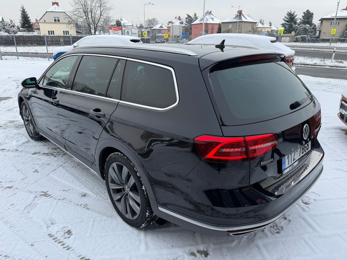 2017 Volkswagen Passat - 3