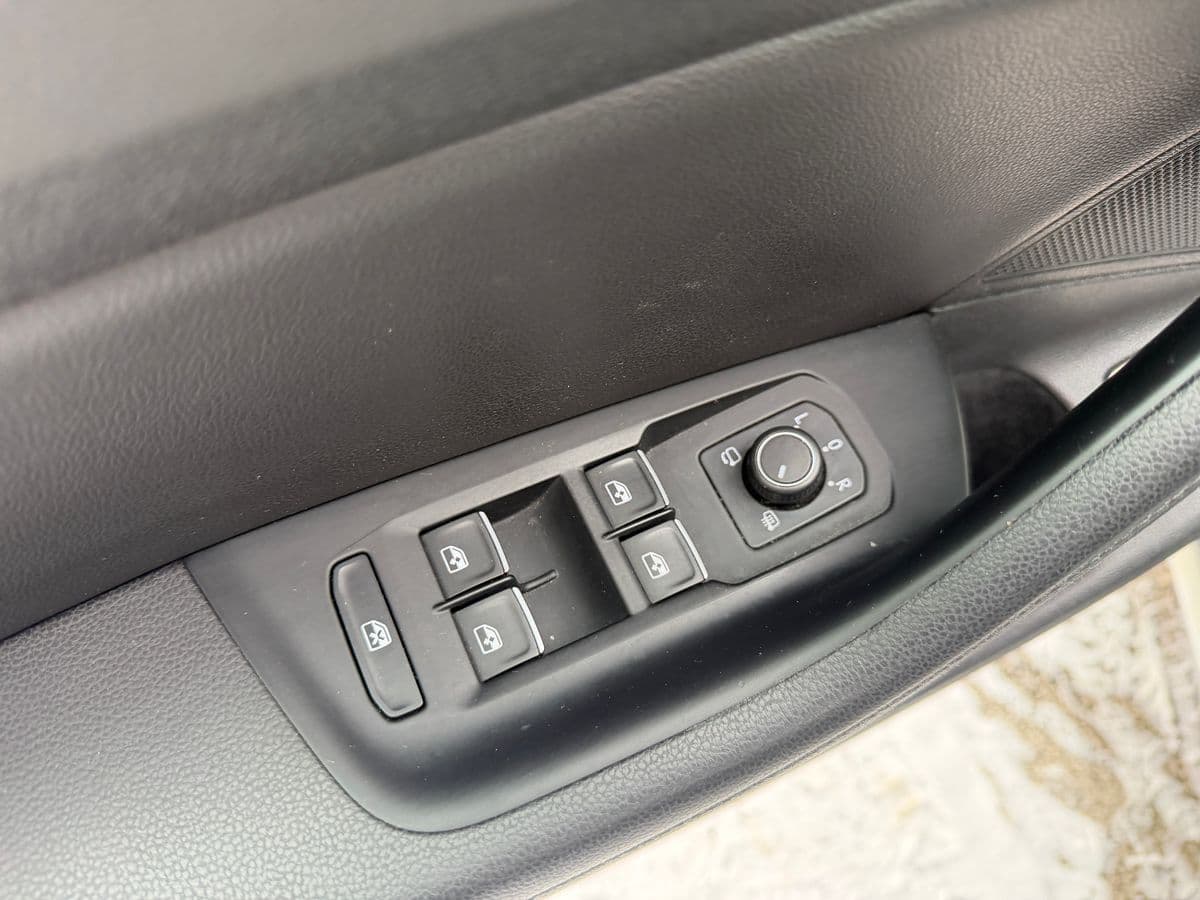 2017 Volkswagen Passat - 6