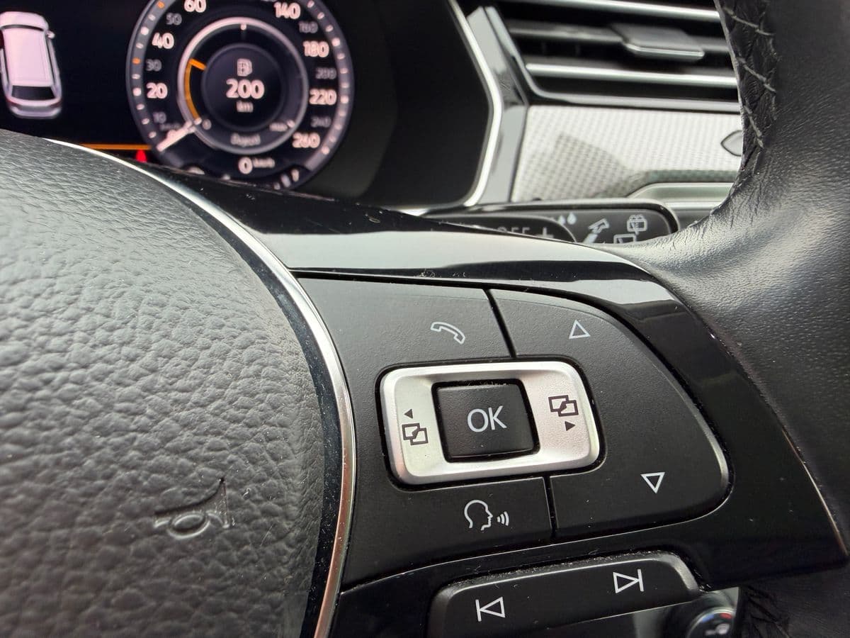 2017 Volkswagen Passat - 7