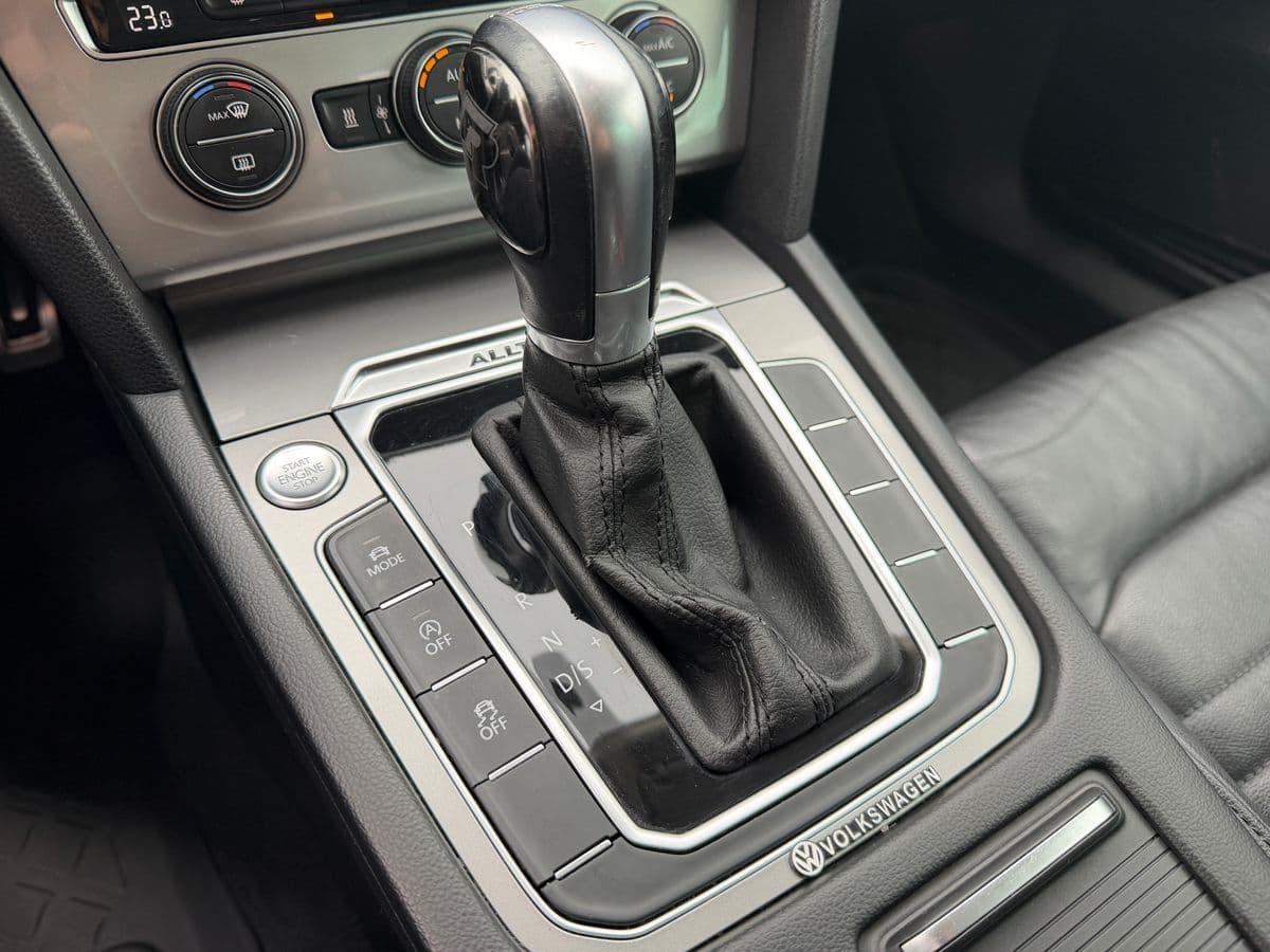 2017 Volkswagen Passat - 9