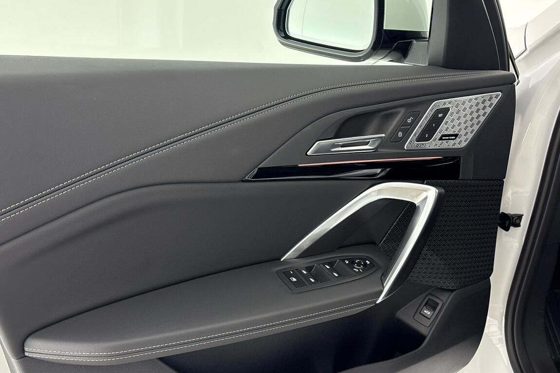 2025 BMW X1 - 16
