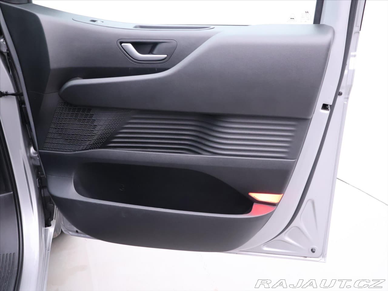 2024 Hyundai Staria - 14