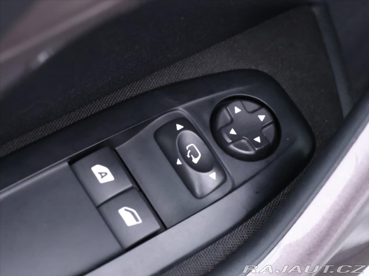 2015 Peugeot 2008 - 14