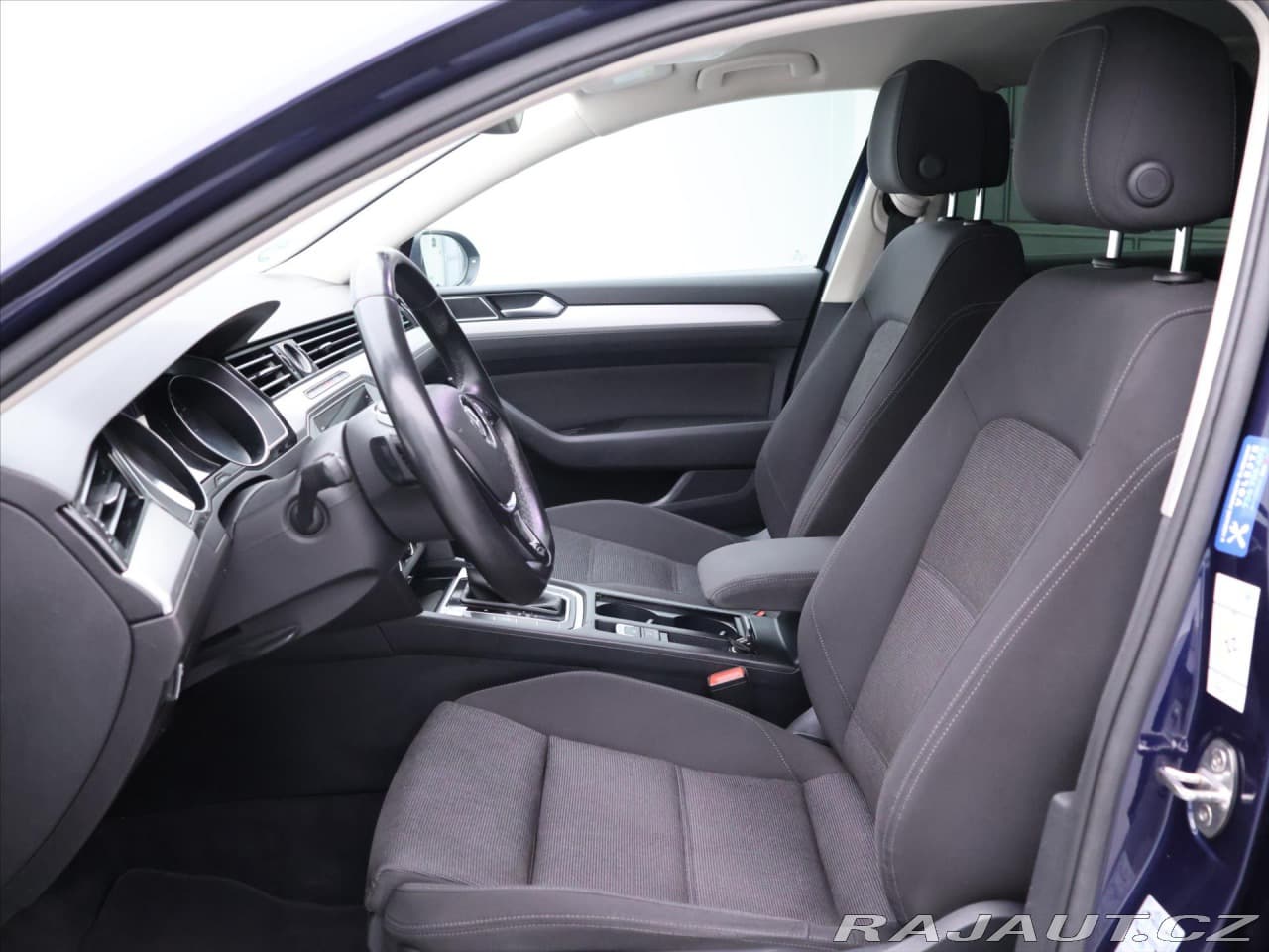 2018 Volkswagen PASSAT - 10