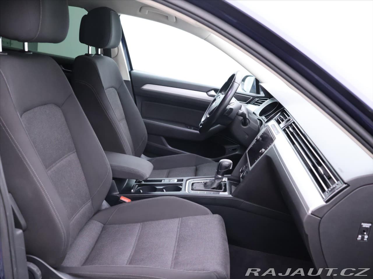 2018 Volkswagen PASSAT - 11
