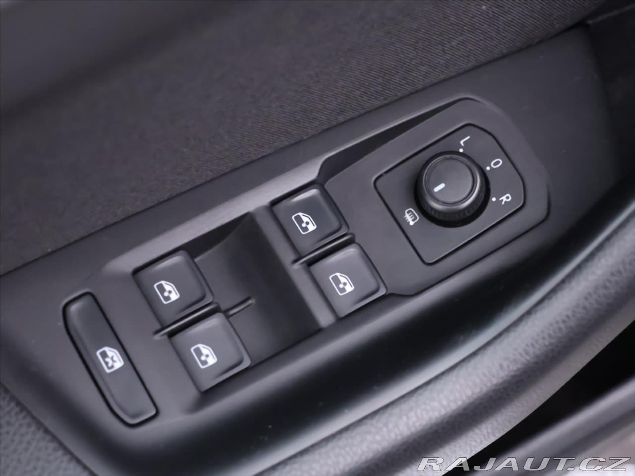 2018 Volkswagen PASSAT - 13
