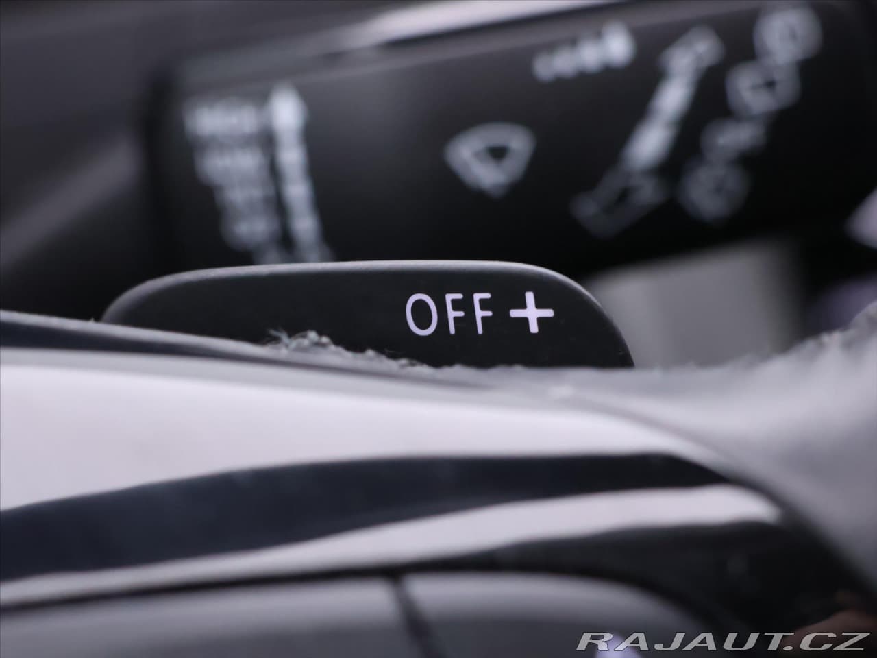 2018 Volkswagen PASSAT - 17
