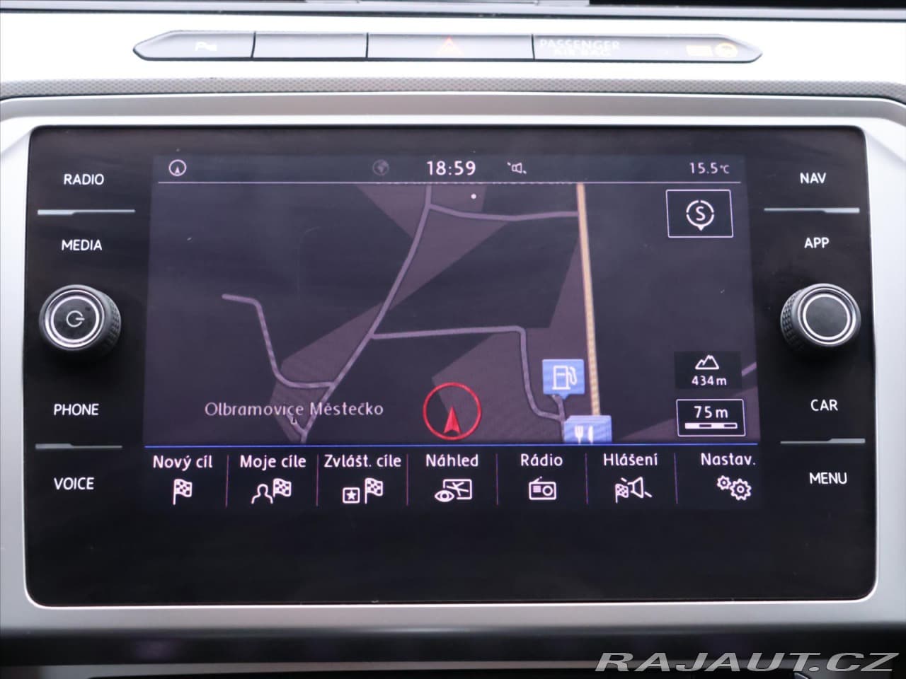 2018 Volkswagen PASSAT - 18