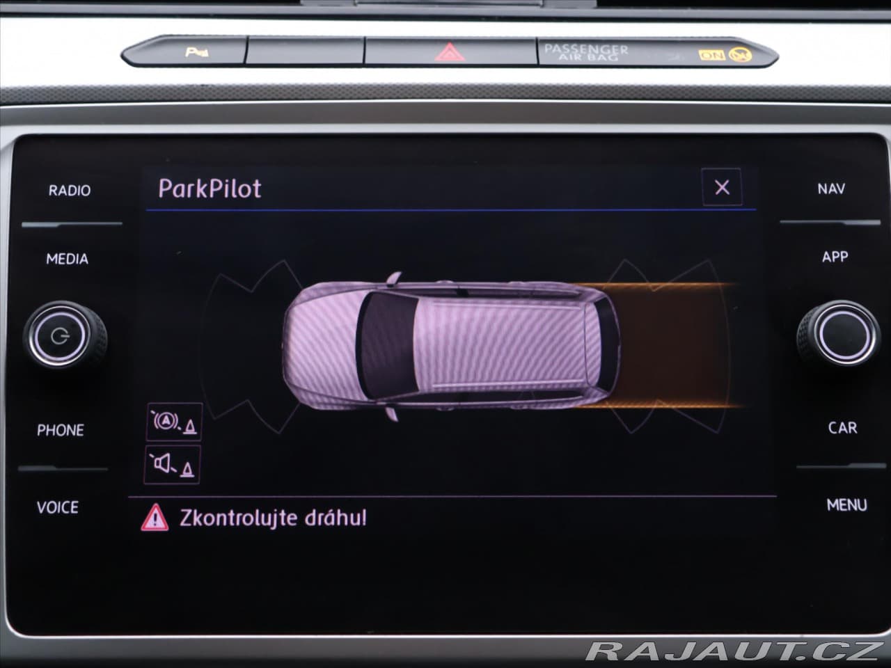 2018 Volkswagen PASSAT - 19