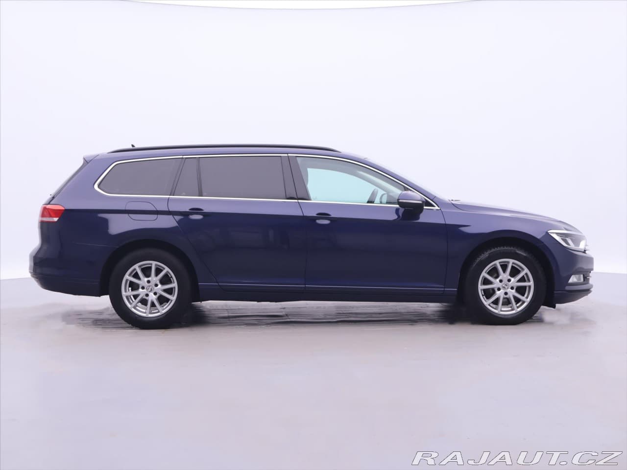 2018 Volkswagen PASSAT - 8