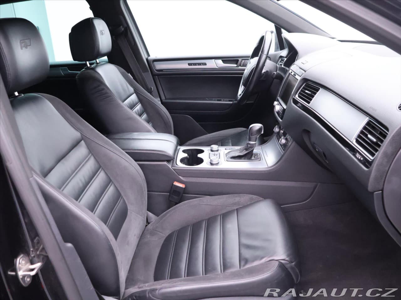 2014 Volkswagen Touareg - 12