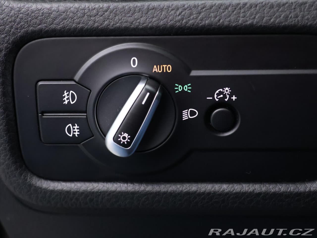 2014 Volkswagen Touareg - 15