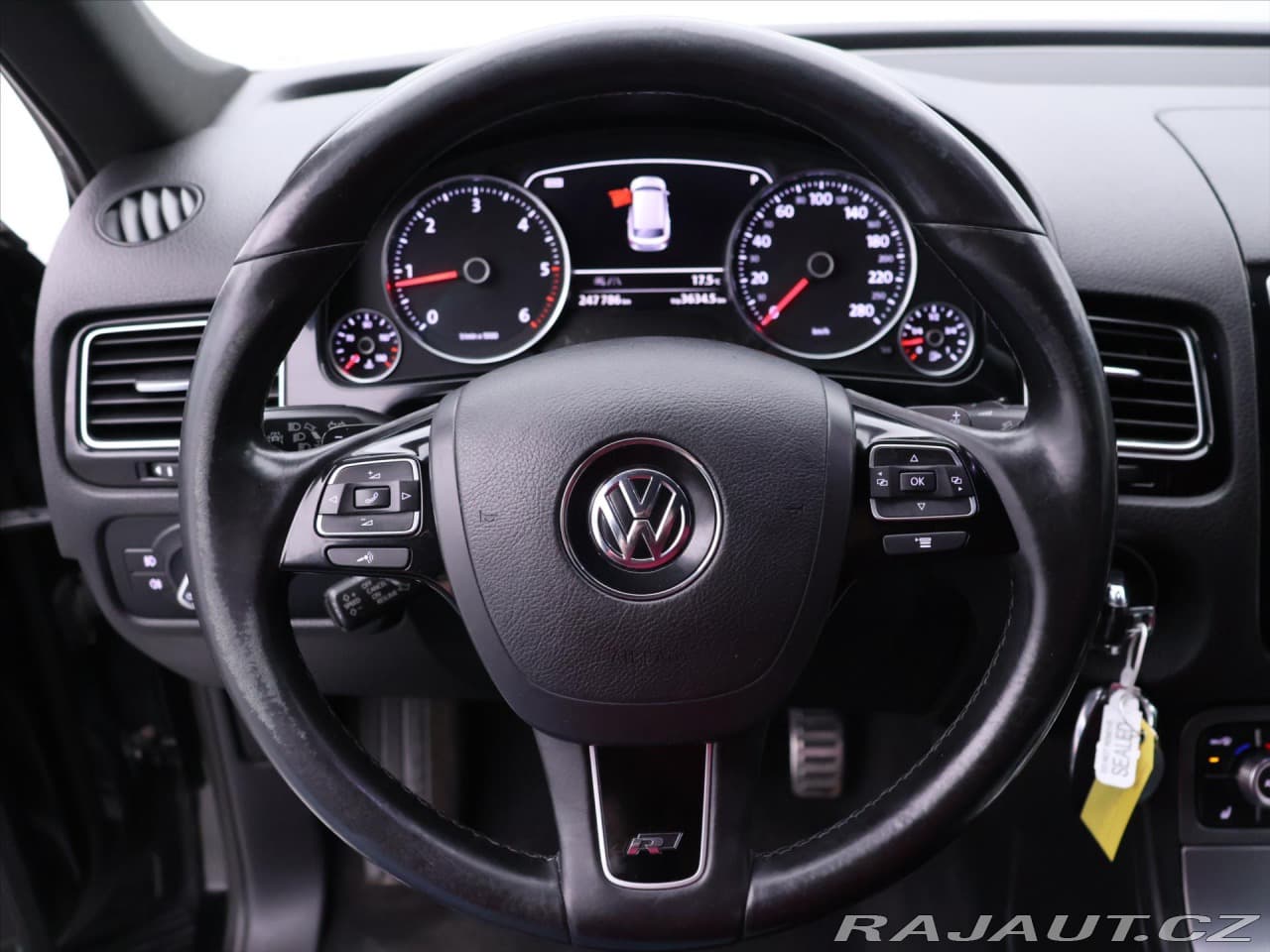 2014 Volkswagen Touareg - 16