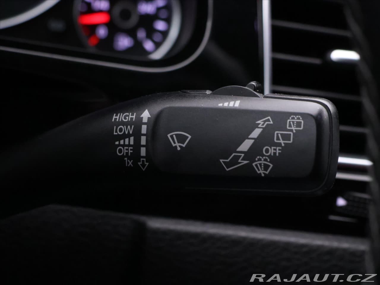 2014 Volkswagen Touareg - 20