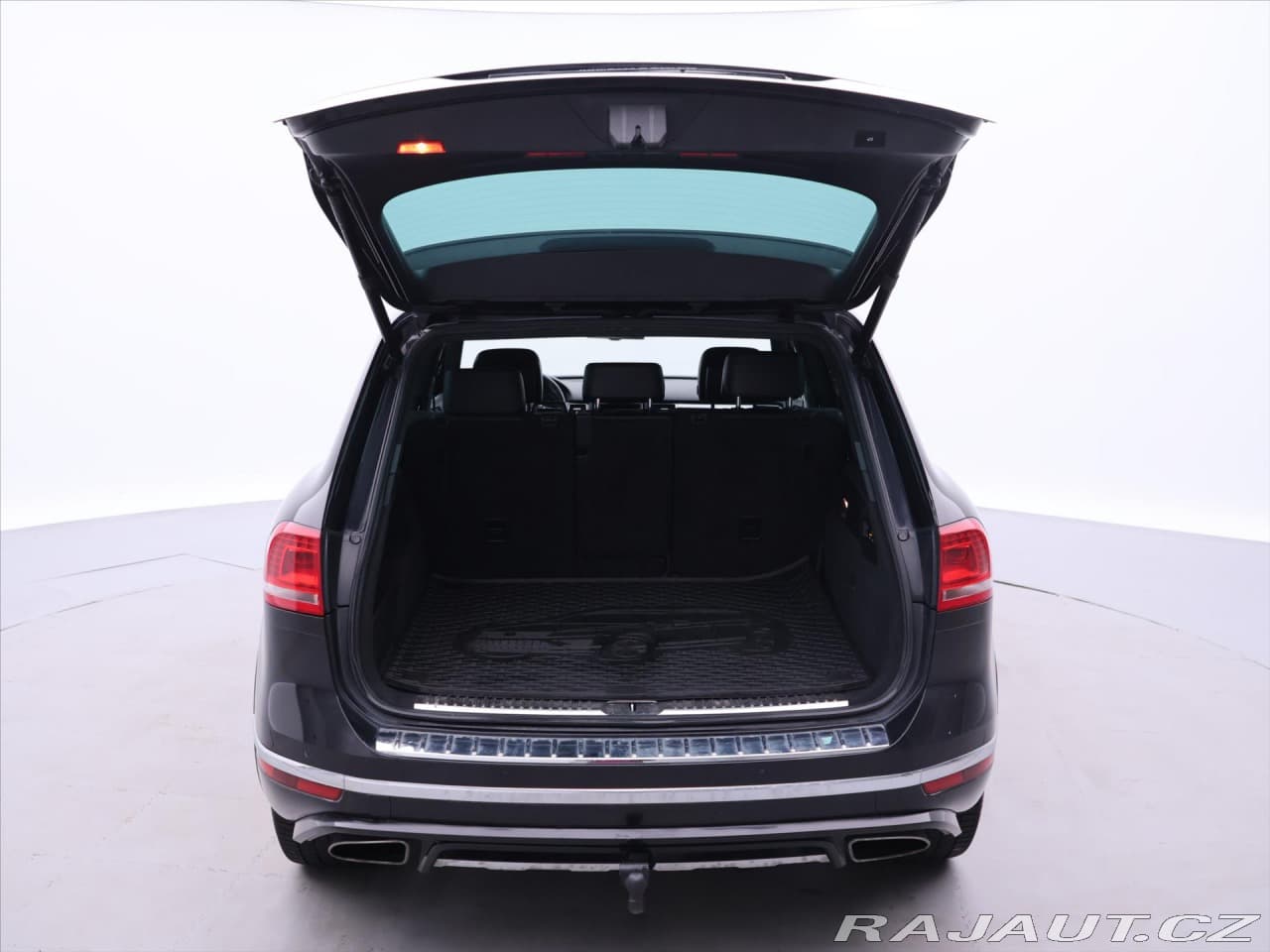 2014 Volkswagen Touareg - 9