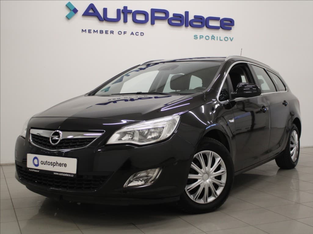 Opel Astra 1,6 i 85kW AT Cosmo 1.maj