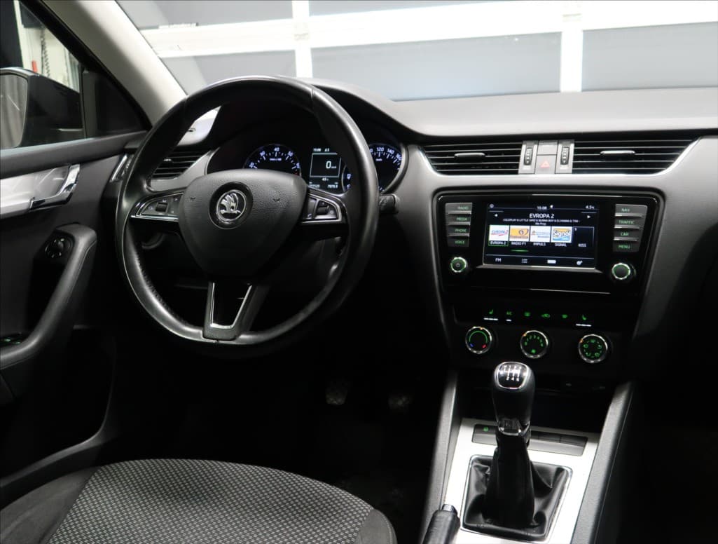 2015 Škoda Octavia - 10