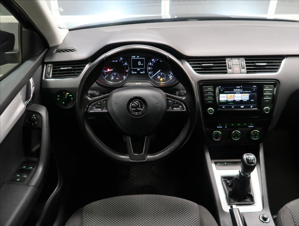 2015 Škoda Octavia - 11