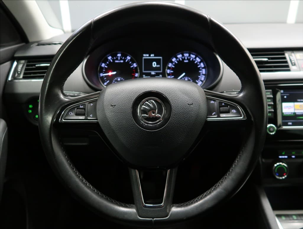 2015 Škoda Octavia - 12