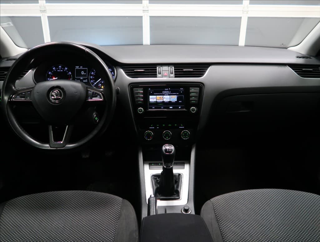 2015 Škoda Octavia - 9