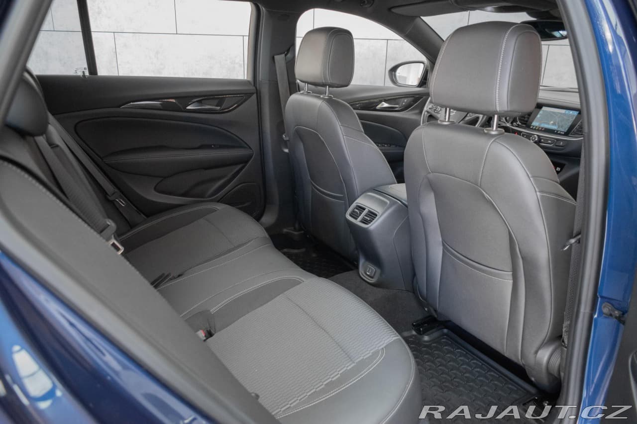 2021 Opel Insignia - 13