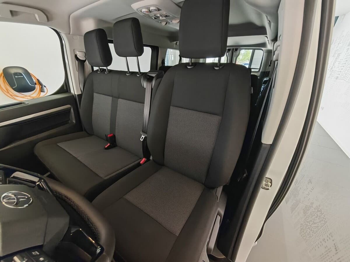 2025 Toyota Proace - 11