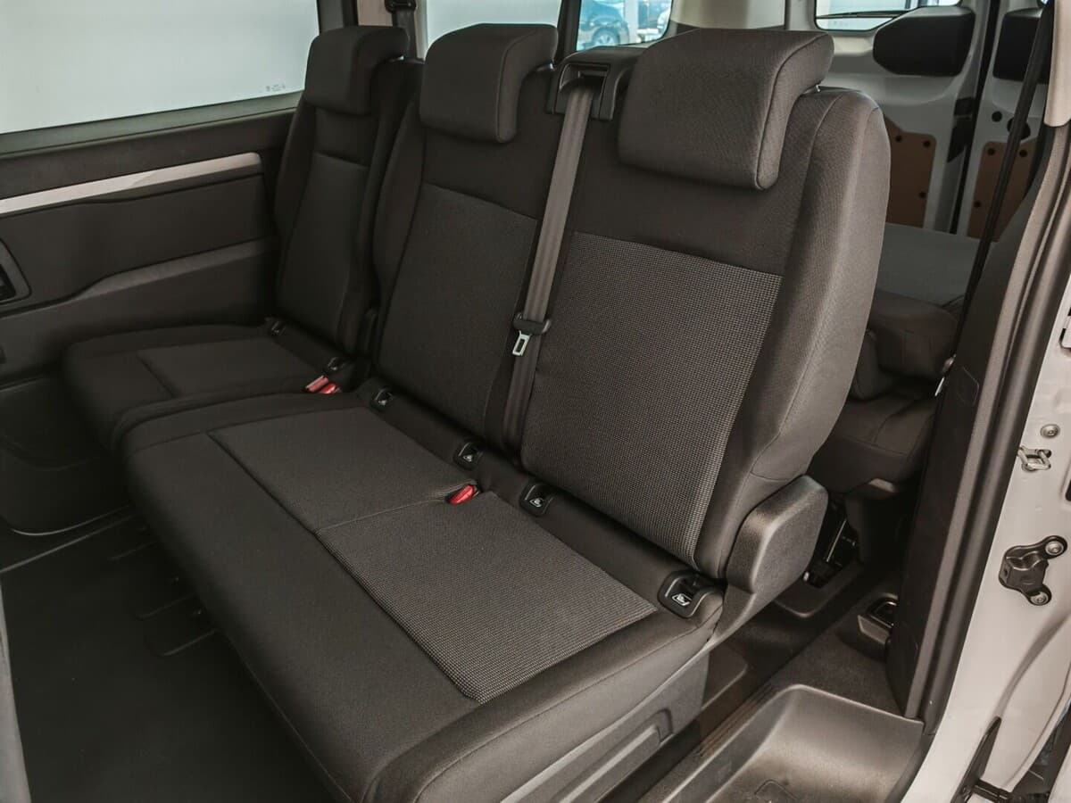 2025 Toyota Proace - 13