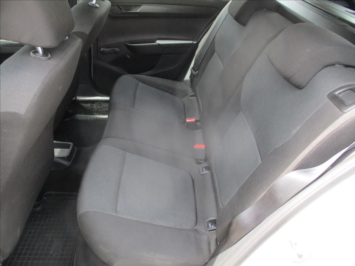 2015 Škoda Fabia - 8