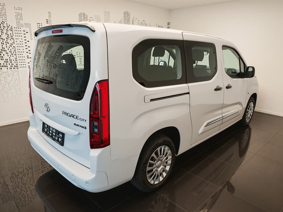 2025 Toyota Proace - 4