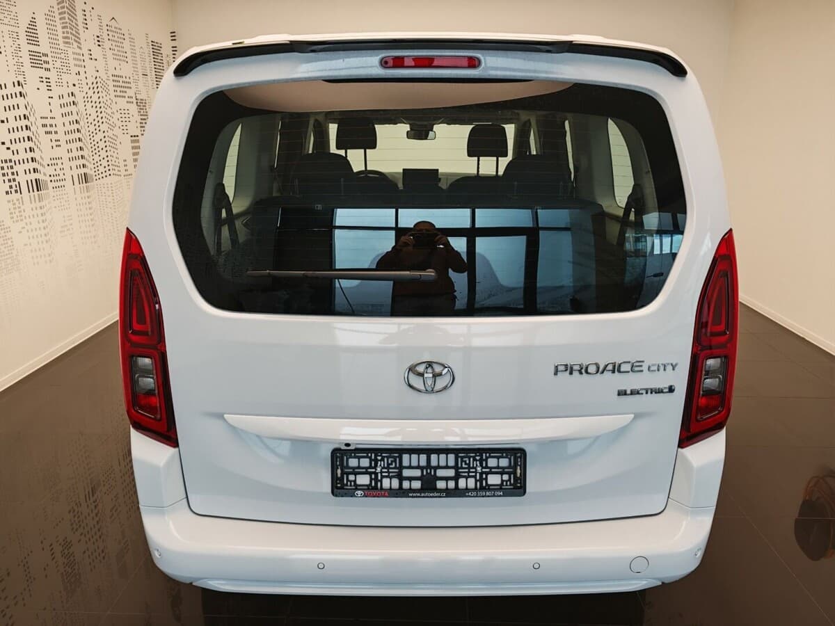 2025 Toyota Proace - 5