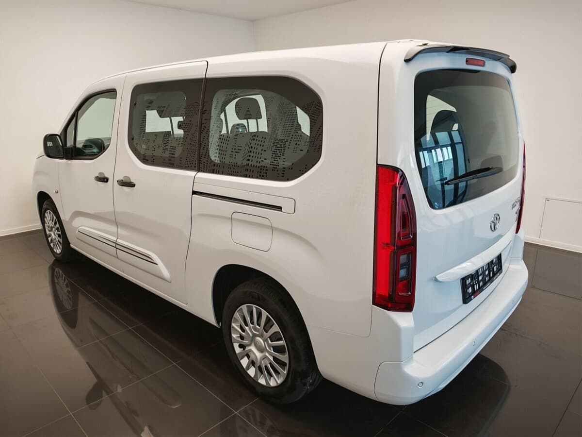 2025 Toyota Proace - 6