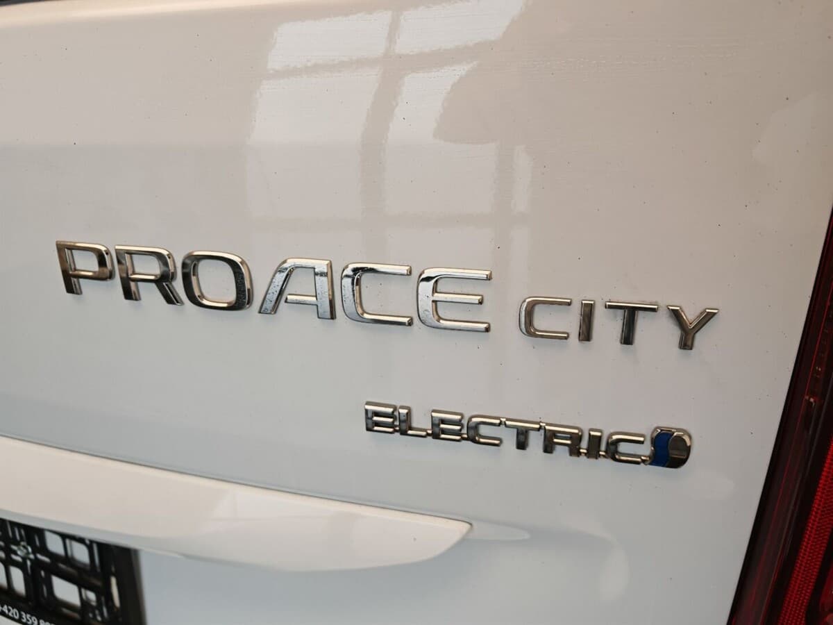 2025 Toyota Proace - 7