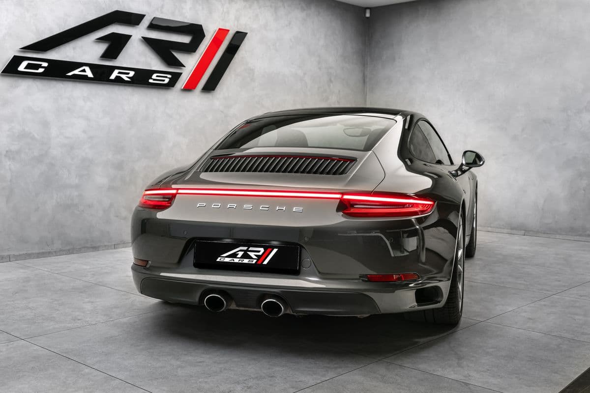 2016 Porsche 911 - 6