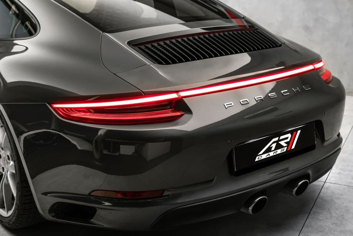 2016 Porsche 911 - 9