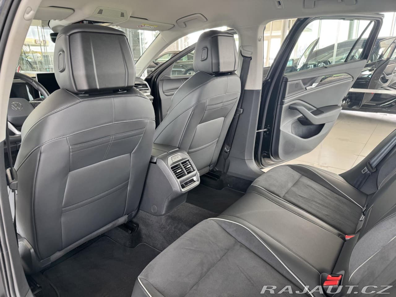 2024 Volkswagen Passat - 14